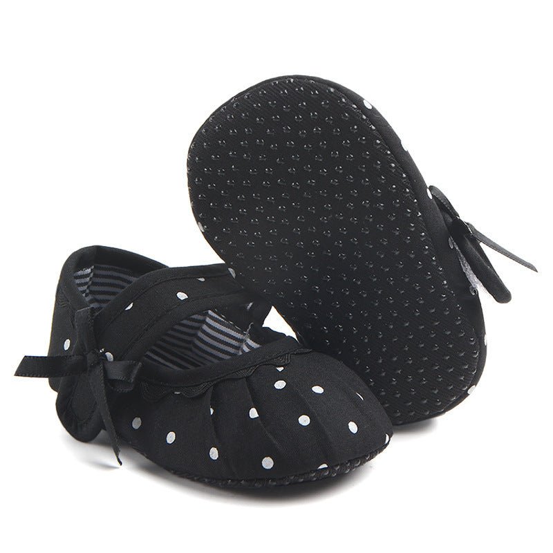 Baby Girl Shoes Cute Polka Dot Princess Kid Anti-slip On Shoes $12.16 Dana Fashion Color: Black Size: 11cm Baby & Mother size Bottom length Inner length age 10 10cm 9.5cm 0-2m 11 11cm 10.5cm 3-5m 12 12cm 11.5cm 6-8m 13 13cm 12.5cm 9-11m 14 14cm 13.5cm 12-