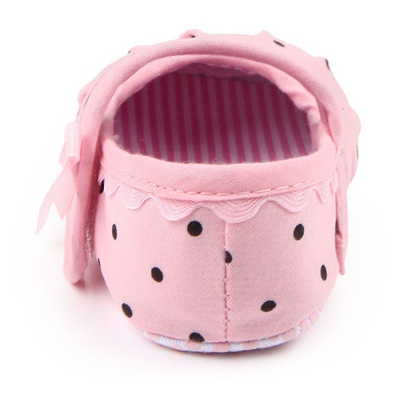 Baby Girl Shoes Cute Polka Dot Princess Kid Anti-slip On Shoes $12.16 Dana Fashion Color: Black Size: 11cm Baby & Mother size Bottom length Inner length age 10 10cm 9.5cm 0-2m 11 11cm 10.5cm 3-5m 12 12cm 11.5cm 6-8m 13 13cm 12.5cm 9-11m 14 14cm 13.5cm 12-