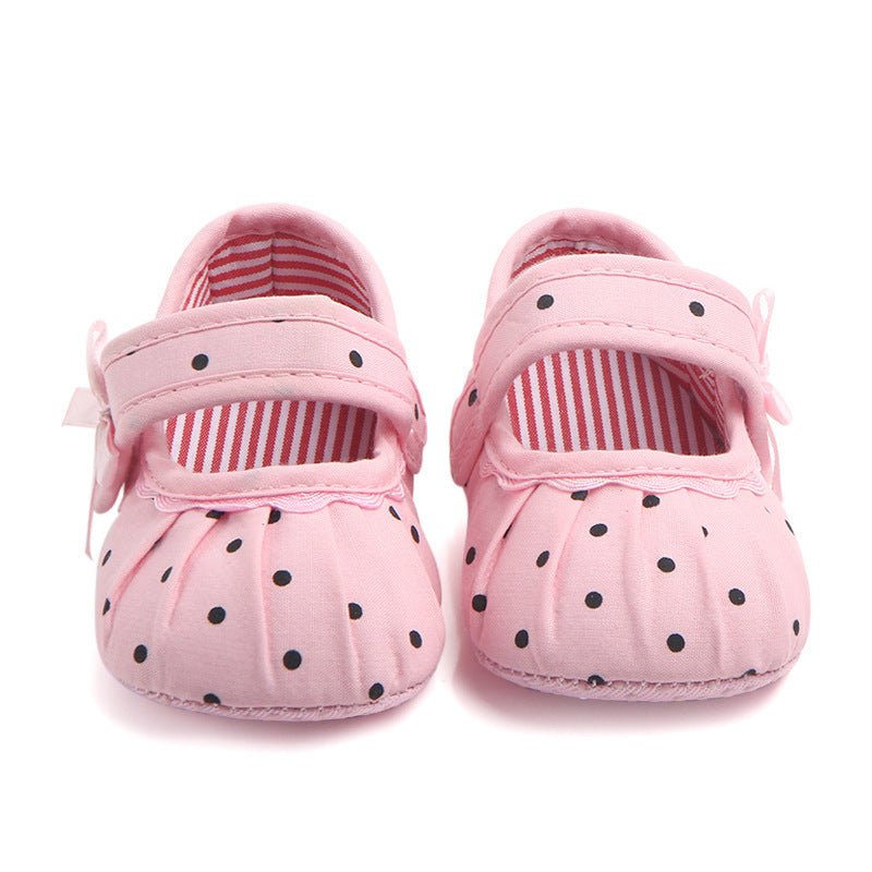 Baby Girl Shoes Cute Polka Dot Princess Kid Anti-slip On Shoes $12.16 Dana Fashion Color: Pink Size: 11cm Baby & Mother size Bottom length Inner length age 10 10cm 9.5cm 0-2m 11 11cm 10.5cm 3-5m 12 12cm 11.5cm 6-8m 13 13cm 12.5cm 9-11m 14 14cm 13.5cm 12-1
