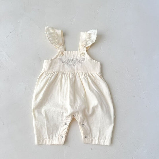 Baby Girl's Loose Adjustable Suspender Romper $23.50 Dana Fashion Color: Apricot Suitable For Height: 100cm Baby Clothing Product information: Color: apricot, white top Pants length: trousers Suitable height: 66cm,73CM,80cm,90cm,100cm Style: suspender pan