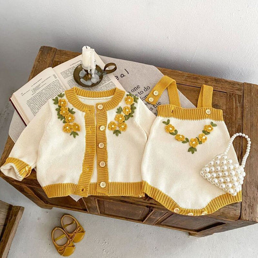 Baby Girls' Three-dimensional Crochet Knitted Coat $35.90 Dana Fashion Color: Coat Suitable For Height: 100 Yards Baby Clothing Product information: Color: jumpsuit, coat Suitable height: 66 yards, 73 yards, 80 yards, 90 yards, 100 yards Fabric name: Cott