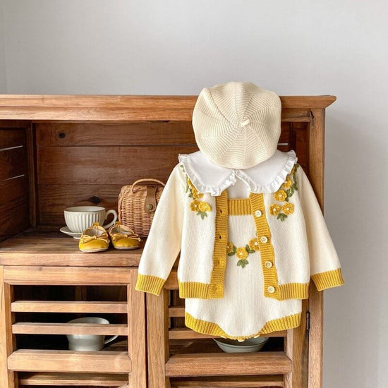 Baby Girls' Three-dimensional Crochet Knitted Coat $35.90 Dana Fashion Color: Coat Suitable For Height: 100 Yards Baby Clothing Product information: Color: jumpsuit, coat Suitable height: 66 yards, 73 yards, 80 yards, 90 yards, 100 yards Fabric name: Cott