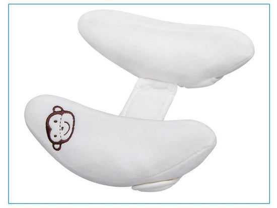 Baby head shaped pillow banana pillow $99.35 Dana Fashion Color: White Baby & Mother Fabric: polyester Filling: 100% polyester fiber Dimensions: 20*13*24 cm (box size) 26*22 cm (unfolded size)
