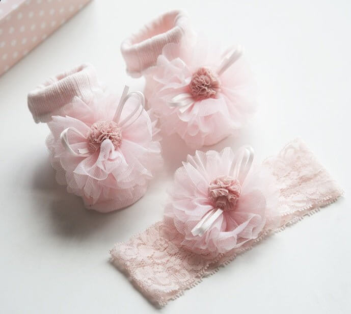 Baby Headband Socks Set Accessories $22.50 Dana Fashion Color: Set of pink yarn balls style: 0to3 months Baby Clothing Product information: Fabric name: Regenerated cellulose fiber Boneless Sewing No: Machine Sewing Head Applicable gender name: Female App