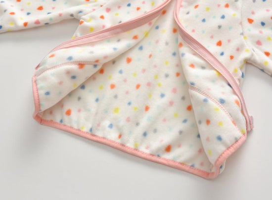 Baby Long Sleeve Stand Collar Polar Fleece Jacket $32.16 Dana Fashion Color: White Size: 100cm Baby Clothing Collar type: stand-up collar Fabric technology: fleece, soft treatment Sleeve length: long sleeve Hooded or not: not hooded Fabric name: Polar fle