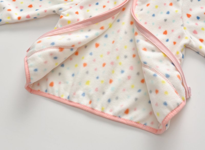 Baby Long Sleeve Stand Collar Polar Fleece Jacket $32.16 Dana Fashion Color: White Size: 100cm Baby Clothing Collar type: stand-up collar Fabric technology: fleece, soft treatment Sleeve length: long sleeve Hooded or not: not hooded Fabric name: Polar fle