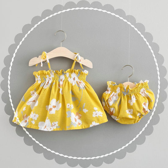 Baby New Summer Korean Princess Dress Baby Skirt Girl Dress Suit $14.76 Dana Fashion Color: Blue Child size: 100cm Baby Clothing Product information Skirt category: dress Fabric name: Cotton Pattern: Flowers Skirt style: strap skirt Size Information Size: