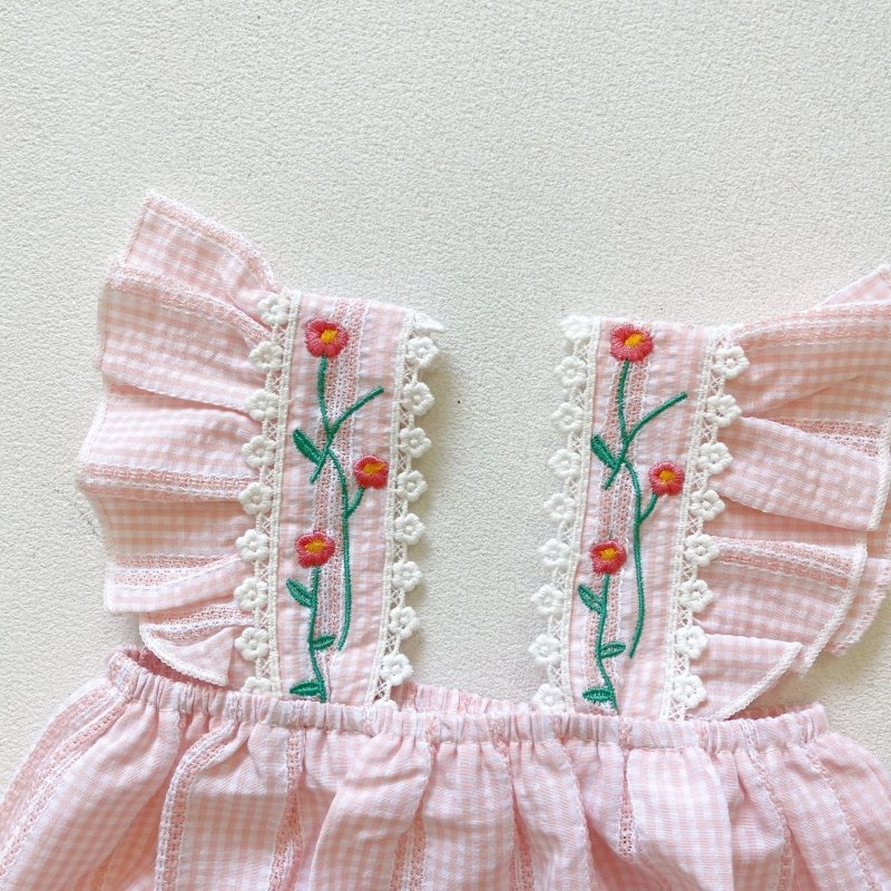 Baby One-piece Sleeveless Romper $22.69 Dana Fashion Color: Pink Child size: 100cm Baby Clothing Product information: Main fabric composition: cotton Main fabric ingredient content: 95 (%) Closed style: pullover Style: Triangle Climbing Color: pink Suitab