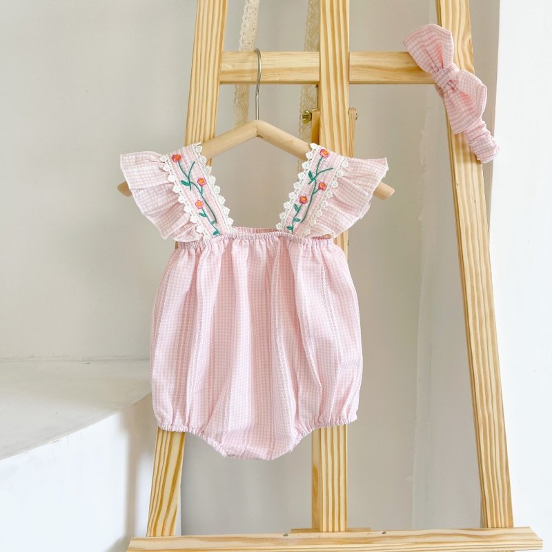 Baby One-piece Sleeveless Romper $22.69 Dana Fashion Color: Pink Child size: 100cm Baby Clothing Product information: Main fabric composition: cotton Main fabric ingredient content: 95 (%) Closed style: pullover Style: Triangle Climbing Color: pink Suitab