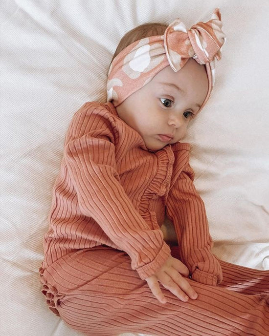 Baby Rompers Autumn Winter Boys Girls Long Sleeve Jumpsuit Romper Toddler Baby Solid Clothes Bebes Romper $16.41 Dana Fashion Color: Army Green Size: 60cm Baby Clothing Overview: 100% new design and high quality. Keep your baby clean at all times Prevent