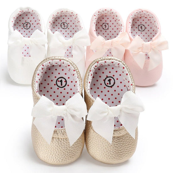 Baby Shoes Baby Shoes Soft Sole Pu Princess Shoes $13.98 Dana Fashion Color: Gold Size: 11 Baby & Mother Product Information: Suitable Seasons: Spring, Summer, Fall Thickness: Ordinary Thick Tube Height: Low Tube Is There a Light: No Whether There Is a So