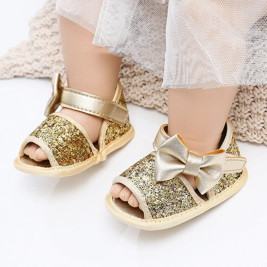 Baby shoes princess shoes sandals $20.40 Dana Fashion Color: Gold Size: 11cm Baby & Mother Whether there is a light: No Whether there is noise: No Upper height: low top Color: gold, pink