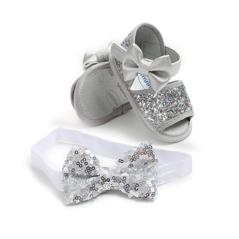 Baby shoes princess shoes sandals $20.40 Dana Fashion Color: Gold Size: 11cm Baby & Mother Whether there is a light: No Whether there is noise: No Upper height: low top Color: gold, pink