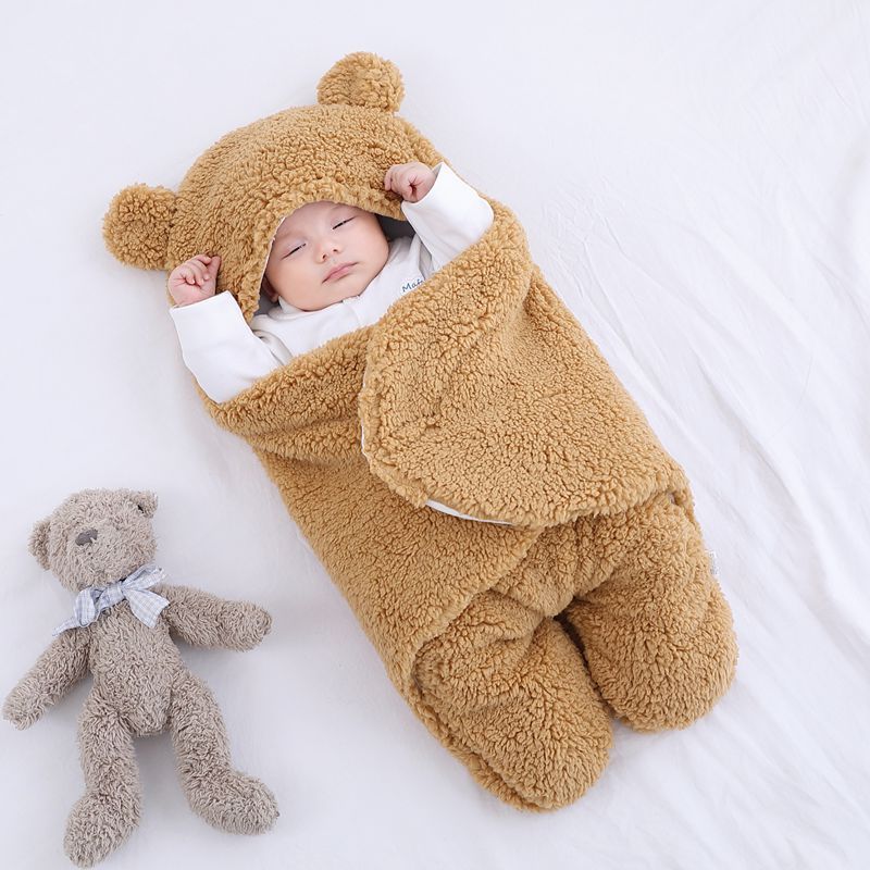 Baby Sleeping Bag Envelope for Newborn Baby Winter Swaddle Blanket $59.50 Dana Fashion Color: Khaki style: 3M Baby Clothing Overview The first layer of flannel, not easy to fade, can not afford the ball, no lint, good warmth The second layer of imitation