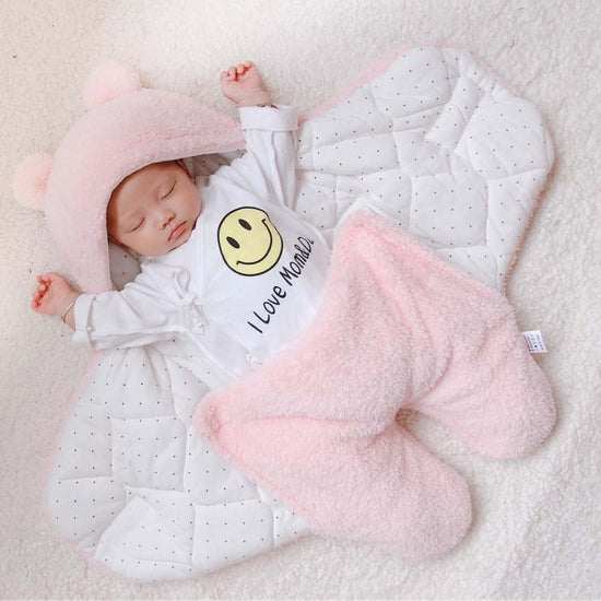 Baby Sleeping Bag Envelope for Newborn Baby Winter Swaddle Blanket $59.50 Dana Fashion Color: Beige style: 3M Baby Clothing Overview The first layer of flannel, not easy to fade, can not afford the ball, no lint, good warmth The second layer of imitation