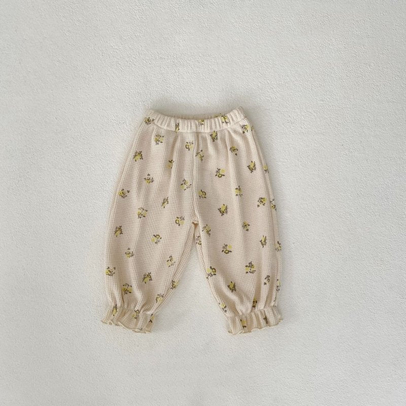 Baby Waffle Printing Elastic Cord Ankle-tied Long Pants $31.07 Dana Fashion Color: Apricot Suitable For Height: 100cm Baby Clothing Product information: Pattern: Flowers Color: khaki, apricot Pants length: trousers Fly opening: hairband belt Suitable heig