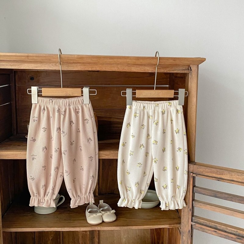 Baby Waffle Printing Elastic Cord Ankle-tied Long Pants $31.07 Dana Fashion Color: Apricot Suitable For Height: 100cm Baby Clothing Product information: Pattern: Flowers Color: khaki, apricot Pants length: trousers Fly opening: hairband belt Suitable heig