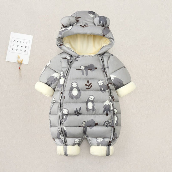 Baby winter white down jacket $52.07 Dana Fashion Color: Grey sloth Size: 100cm Baby Clothing Fabric composition: 100% polyester fiber Liner material: 100% polyester fiber Filling: 90% white duck down 10% feathers 1. Asian sizes are 1 to 2 sizes smaller t