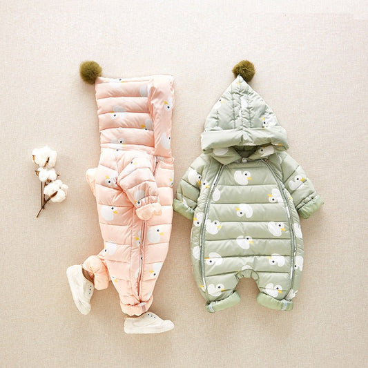 Baby winter white down jacket $119.55 Dana Fashion Color: Gray Size: 100cm Baby Clothing Fabric composition: 100% polyester fiber Liner material: 100% polyester fiber Filling: 90% white duck down 10% feathers 1. Asian sizes are 1 to 2 sizes smaller than E