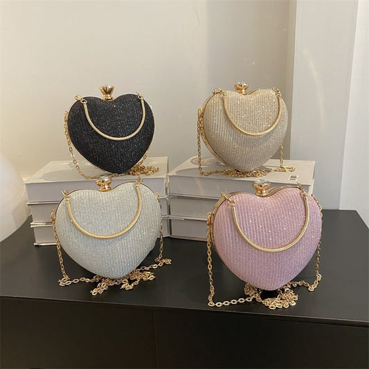 Banquet Bag Love Chain Shoulder Crossbody Handbag Valentines Day Outfit $24.15 Dana Fashion Color: Black Women's Bags Product information: Lining texture: synthetic leather Color: pink, gold, black, silver, soft shell sequins White Hardness: medium hard M