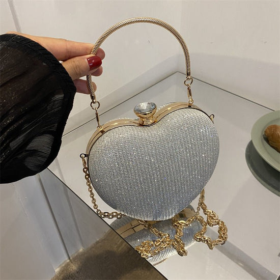 Banquet Bag Love Chain Shoulder Crossbody Handbag Valentines Day Outfit $24.15 Dana Fashion Color: Black Women's Bags Product information: Lining texture: synthetic leather Color: pink, gold, black, silver, soft shell sequins White Hardness: medium hard M