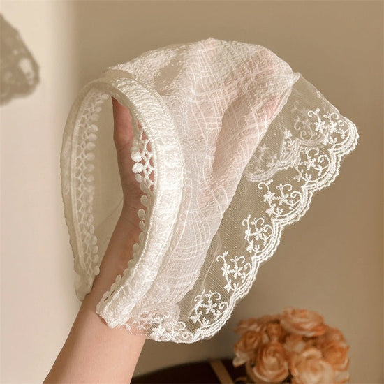 Baotou Kerchief Cap Pastoral Style Zhou Also Headdress With Same Kind Women $15.00 Dana Fashion Color: Beige Women's Accessories Product information: Baotou tam-o'-shanter pastoral style weekly headdress and similar women Processing Technology: knitting A