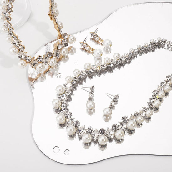 Baroque Alloy Necklace And Earrings Elegant Fashion All-match Bridal Formal Formal Dress Jewelry Suit $49.50 Dana Fashion Color: Gold Women's Accessories Product information: Pattern: Other Treatment Process: Electroplating Color: gold, white k Applicable