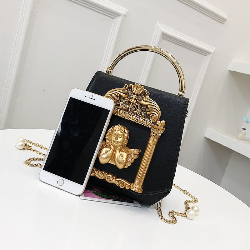 Baroque Angel Clutch Bag Ladies One Shoulder Diagonal Bag $73.99 Dana Fashion Color: Red Women's Bags Cortical features: composite cowhide Luggage trend style: small square bag Lining texture: polyester Bag shapes: square vertical section Opening method: