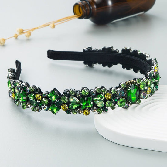 Baroque Vintage Court Style Headband $21.34 Dana Fashion Color: Brown Women's Accessories Product information: Treatment Process: Diamond Color: purple, green, pink, brown Applicable people: women Material: cloth Popular elements: Flowers Style: Elegant P