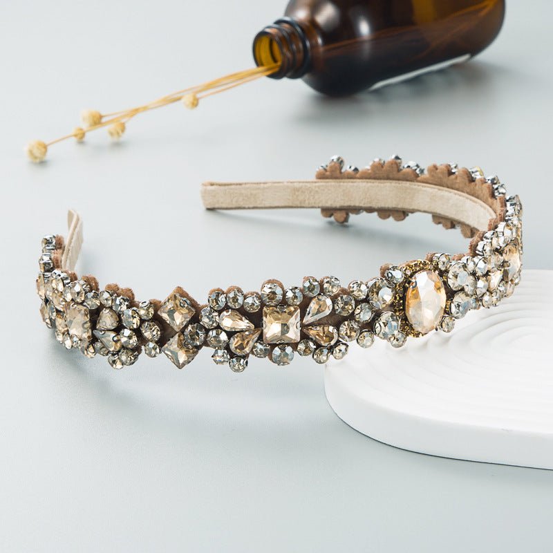 Baroque Vintage Court Style Headband $21.34 Dana Fashion Color: Brown Women's Accessories Product information: Treatment Process: Diamond Color: purple, green, pink, brown Applicable people: women Material: cloth Popular elements: Flowers Style: Elegant P