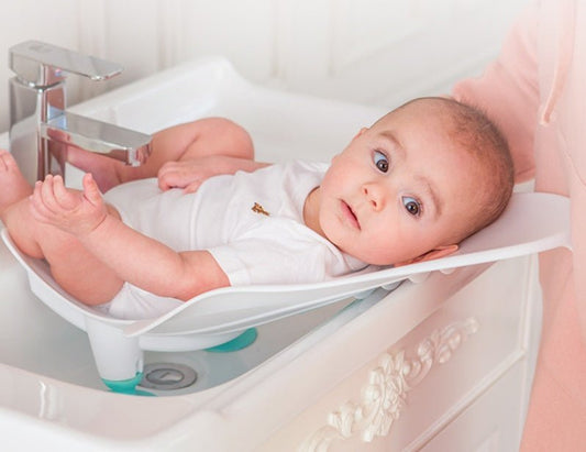Bathtub baby $85.41 Dana Fashion Color: Blue Baby Clothing Product information: Color: Fresh blue, elegant powder Applicable age: Newborn to 18 months (weight ≤ 15kg) Material: TPR+PP Size: 50*34*18cm The 4-way card slot on the back is suitable for almost