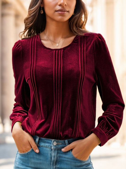 A Solid-colored Long-sleeved Top For Ladies