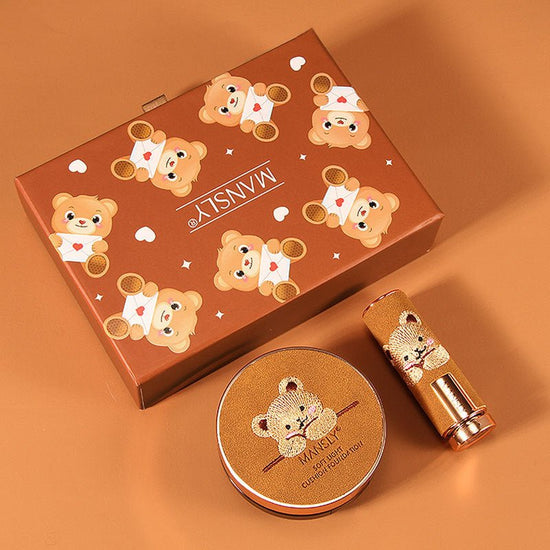 Bear Three-Color Lipstick Cushion Two-Piece Set $41.11 Dana Fashion style: Set makeup Product Information: Applicable people: Ladies Skin Type: General Efficacy: Modification, even skin tone Specifications: normal specifications Special purpose cosmetics: