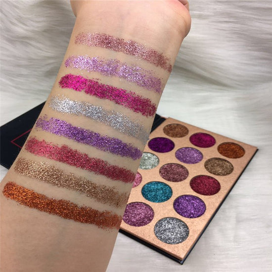 Beauty glazed 15 color sequins eye shadow $39.00 Dana Fashion default: default makeup Brand Type : Domestic Brand Whether to import : No Brand Name :beauty glazed Color: 112 Number of colors: eight colors and above Model Number:36544