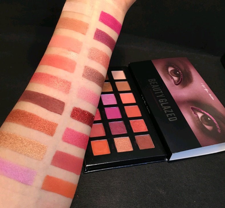 Beauty glazed 18-color new eye shadow with multi-color eyeshadow $59.00 Dana Fashion Color: 18 colors makeup Efficacy: modification