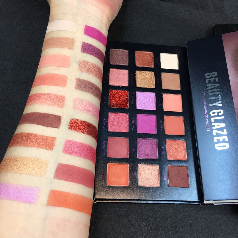 Beauty glazed 18-color new eye shadow with multi-color eyeshadow $59.00 Dana Fashion Color: 18 colors makeup Efficacy: modification