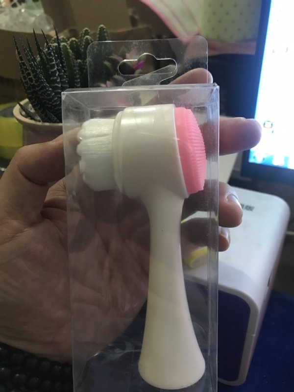 Beauty Skin Care Face Wash Cleansing Instrument $19.00 Dana Fashion Color: Pink white style: PVC boxed Beauty Tools Product information: Product Category: Cleansing Brush Applicable people: general Suitable for skin type: general Shelf life: 3 years Item