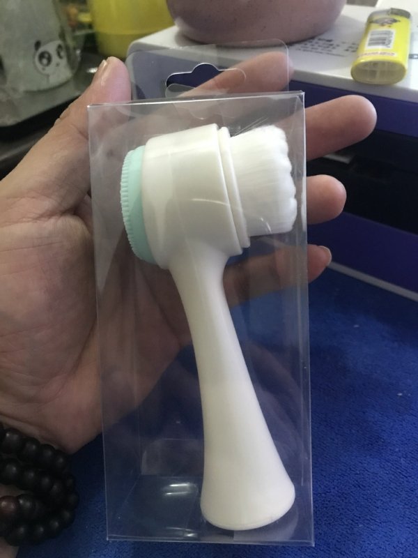 Beauty Skin Care Face Wash Cleansing Instrument $19.00 Dana Fashion Color: Blue white style: PVC boxed Beauty Tools Product information: Product Category: Cleansing Brush Applicable people: general Suitable for skin type: general Shelf life: 3 years Item