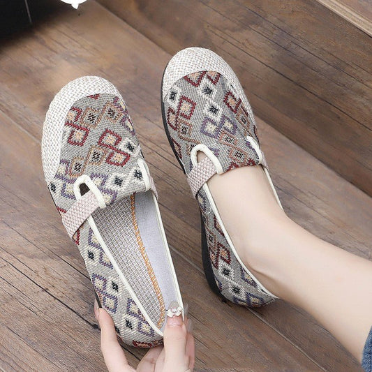 Beijing Cloth Shoes Spring Women $29.50 Dana Fashion Color: 851 Khaki Size: 35 Women's shoes Product information: Pattern: Ethnic Applicable sports: Universal Lining material: cloth Color: Butterfly Brown, butterfly Black, 85-1 red, 85-1 khaki, 85-2 Black