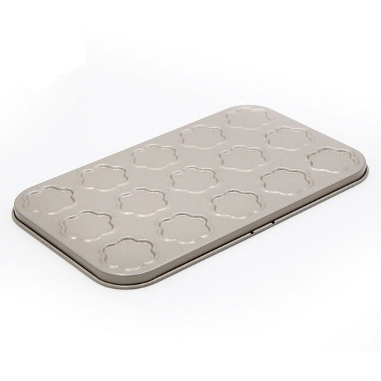 Biscuit cake pan $17.47 Dana Fashion Color: 15 flower Dana's Kitchen Material: carbon steel Specifications: 30 companies, 35 companies, 15 macarons, 15 clubs macarons, 15 hemisphere macarons Purpose: Macaron cake mould Color style: as shown Application: c