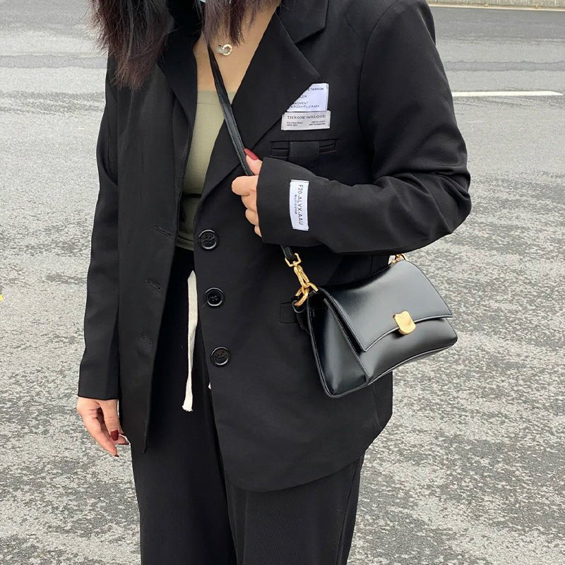 Black Underarm Baguette Bag Portable Crossbody Bag $31.47 Dana Fashion Color: Black Size: 23x13x7cm Women's Bags Product information: Color: Black Hardness: medium and soft Size: length 23cm height 13cm bottom thickness 7cm Material: PU Suitcase shape: Ho