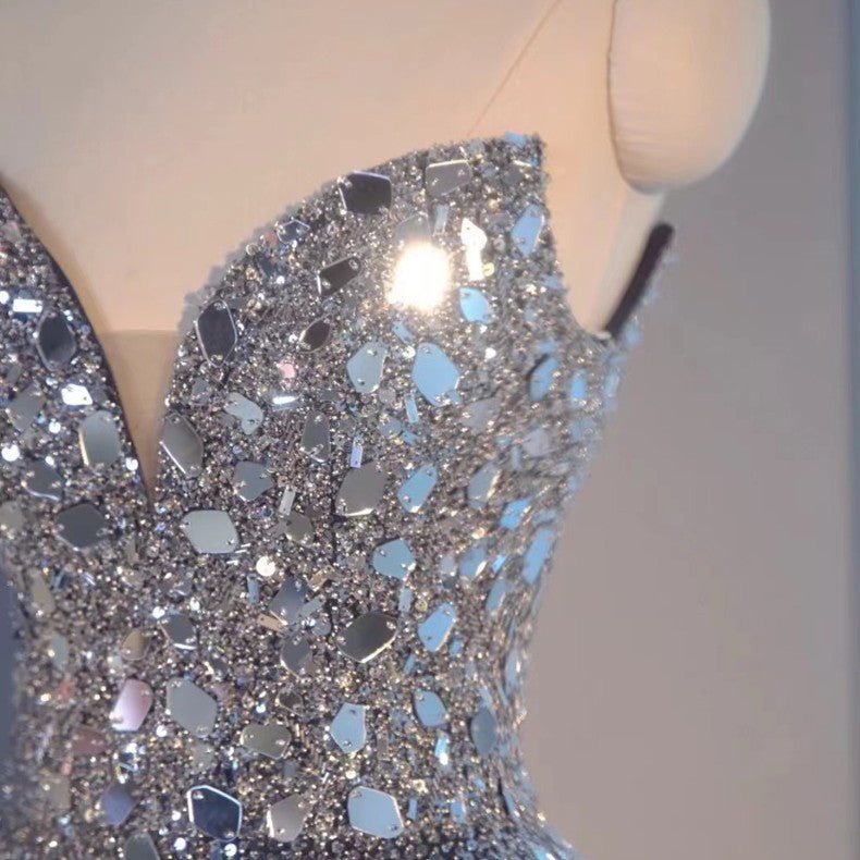 Blue Heavy Industry Wedding Evening Dress $999.99 Dana Fashion Color: Dark Blue Size: 2XL Women's clothing Product information : Color: dark blue Fabric: mesh cloth Beads: sequins Sleeve length: sleeveless Style: tube top type Size Information: Size S,M,L