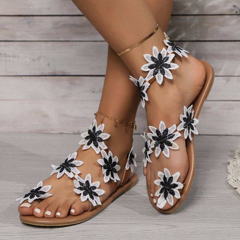 Bohemian Flower Roman Sandals Fashion $27.99 Dana Fashion Color: Blue Size: 35 Women's shoes Product information: Pattern: ethnic Upper height: low top Processing method:/ Size: 35,36,37,38,39,42,43,40,41 Sole craft: viscose shoes Sole material: rubber Po