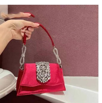 Bow Diamond Silk Satin Flap Small Square Bag $90.50 Dana Fashion Color: Red Women's Bags Product information: Lining texture: Polyester Applicable scenarios: Daily matching Color: black, red, GREAT pink, champagne, GREAT Black Outer bag type: Three-dimens