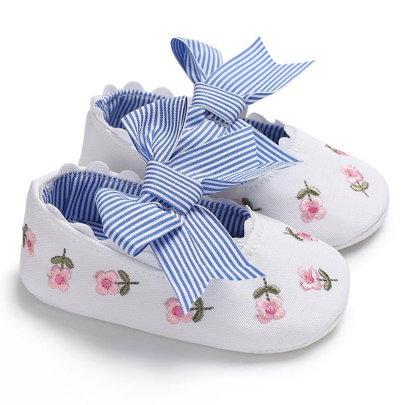 Bowknot Baby Shoes Girl Toddler Anti-Slip Shoe $28.23 Dana Fashion Color: White Size: 11CM Baby & Mother Size reference table (Coco mom's small shoe store) Sole code label 12 14 16 Shoe length 11cm 12cm 13cm Reference month age 0-6month 6-10month 10-16mon