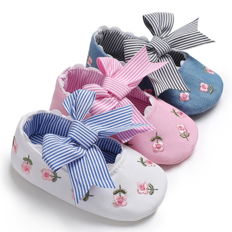 Bowknot Baby Shoes Girl Toddler Anti-Slip Shoe $28.23 Dana Fashion Color: Blue Size: 11CM Baby & Mother Size reference table (Coco mom's small shoe store) Sole code label 12 14 16 Shoe length 11cm 12cm 13cm Reference month age 0-6month 6-10month 10-16mont
