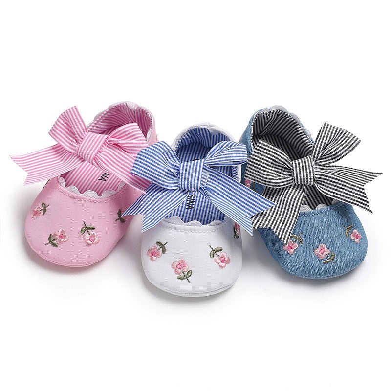 Bowknot Baby Shoes Girl Toddler Anti-Slip Shoe $28.23 Dana Fashion Color: Blue Size: 11CM Baby & Mother Size reference table (Coco mom's small shoe store) Sole code label 12 14 16 Shoe length 11cm 12cm 13cm Reference month age 0-6month 6-10month 10-16mont