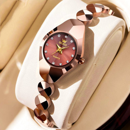 Bracelet Ceramic Tungsten Steel Quartz Watch $59.00 Dana Fashion Color: Gold Women's Accessories Product information: Material: Precision steel material+synthetic zircon Color: Rose gold plated Craftsmanship: Diamond inlay, polishing, polishing Size: Inne