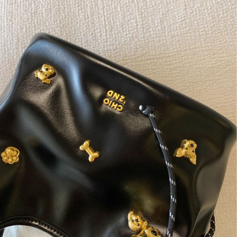 Bread Puppy Tote Bag Women's Portable Shoulder Messenger Bag $74.86 Dana Fashion Color: Black Baby & Mother Product information: Lining texture: Polyester Color: Black Hardness: medium and soft Material: PU Suitcase shape: square vertical model Number of