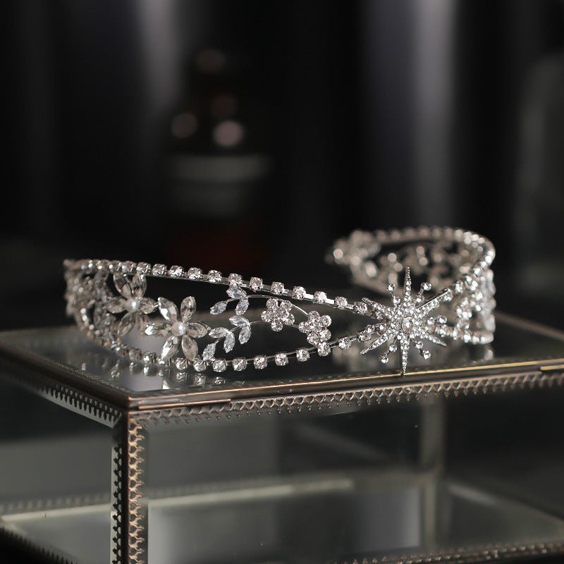 Bridal Crown Headdress Rhinestone Zircon Headband Light Luxury Wedding Wedding Accessories $35.82 Dana Fashion Color: White Women's Accessories Product information: Treatment Process: Electroplating Color: HG783 Style: Women's Material: Alloy Shape: Crown